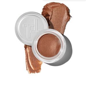 NIB TRINNY LONDON EYE SHADE
Eye2Eye in Queen - Rose-infused copper gold